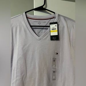 NWT Tommy Hilfiger M V Neck Tee